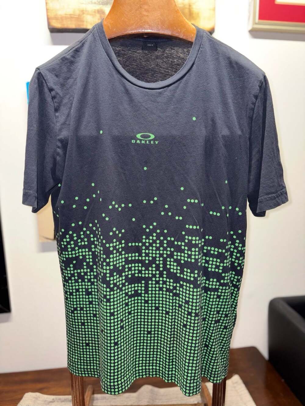 Vintage Oakley Graphic T-Shirt Size M Black Green Dot Print